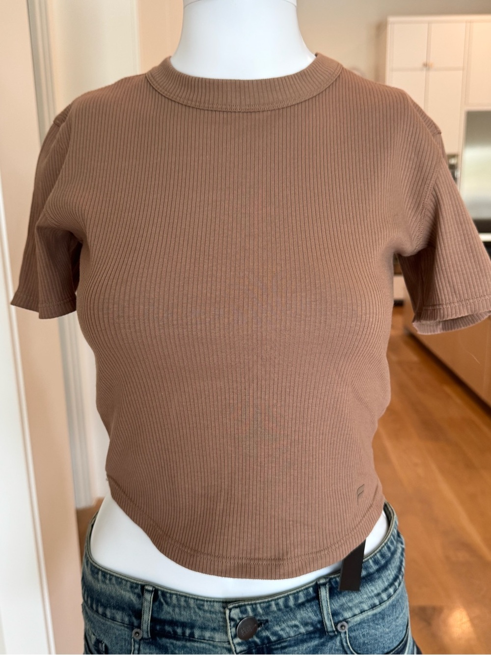 NWT Fabletics Ribbed Short-Sleeve Crop Top - Brown